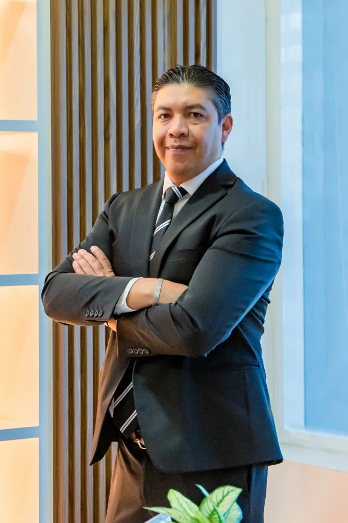 Dr. Mauro De Luna, especialista
