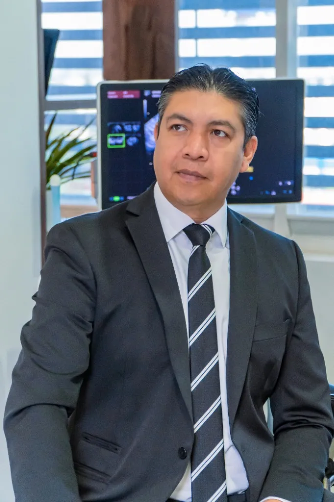 Dr. Mauro en valoración diagnóstica